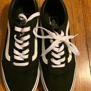 Size 8 Womens Classic Old Skool Vans Black & White